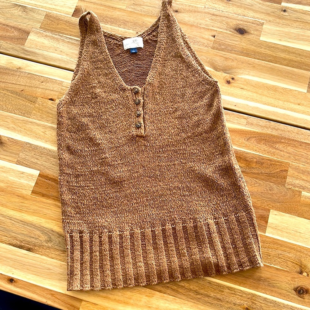 Universal thread knit tank